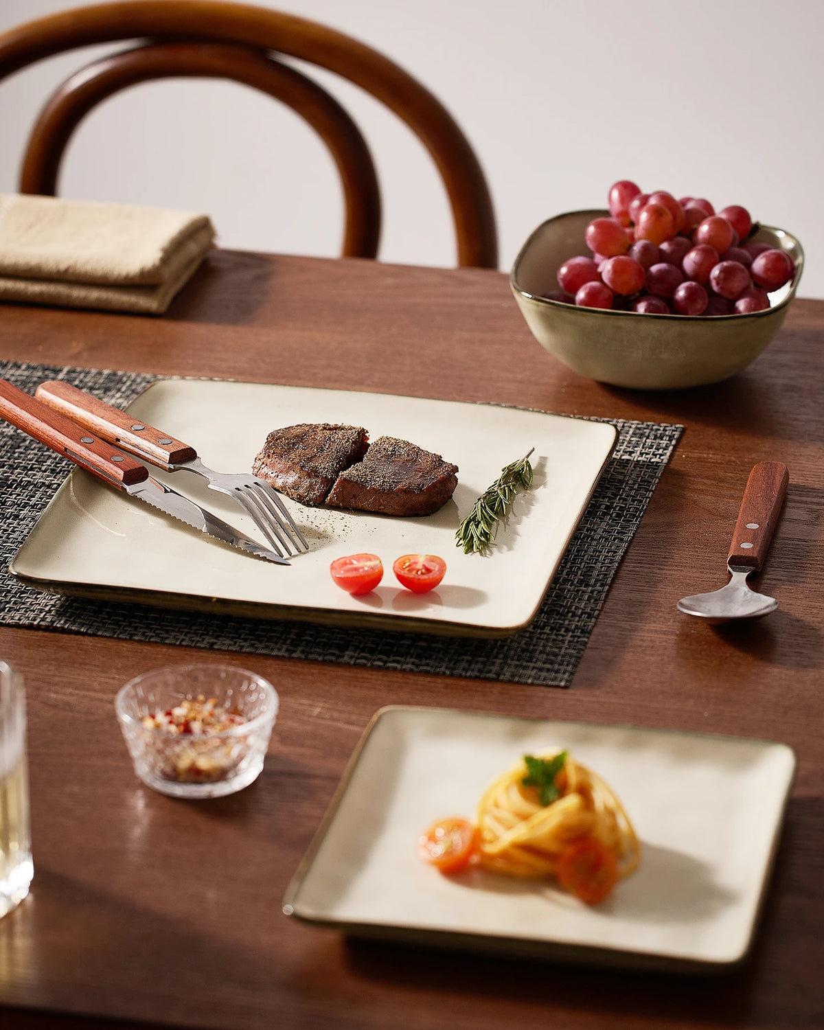 Famiware Ocean Square 12-Piece Stoneware Dinnerware Set, Service for 4
