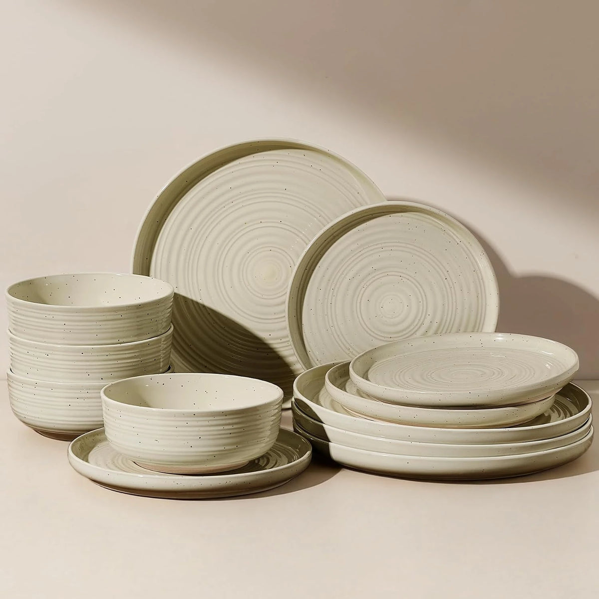 Famiware Ripple 12-Piece Stoneware Dinnerware Set - White Honey - 01