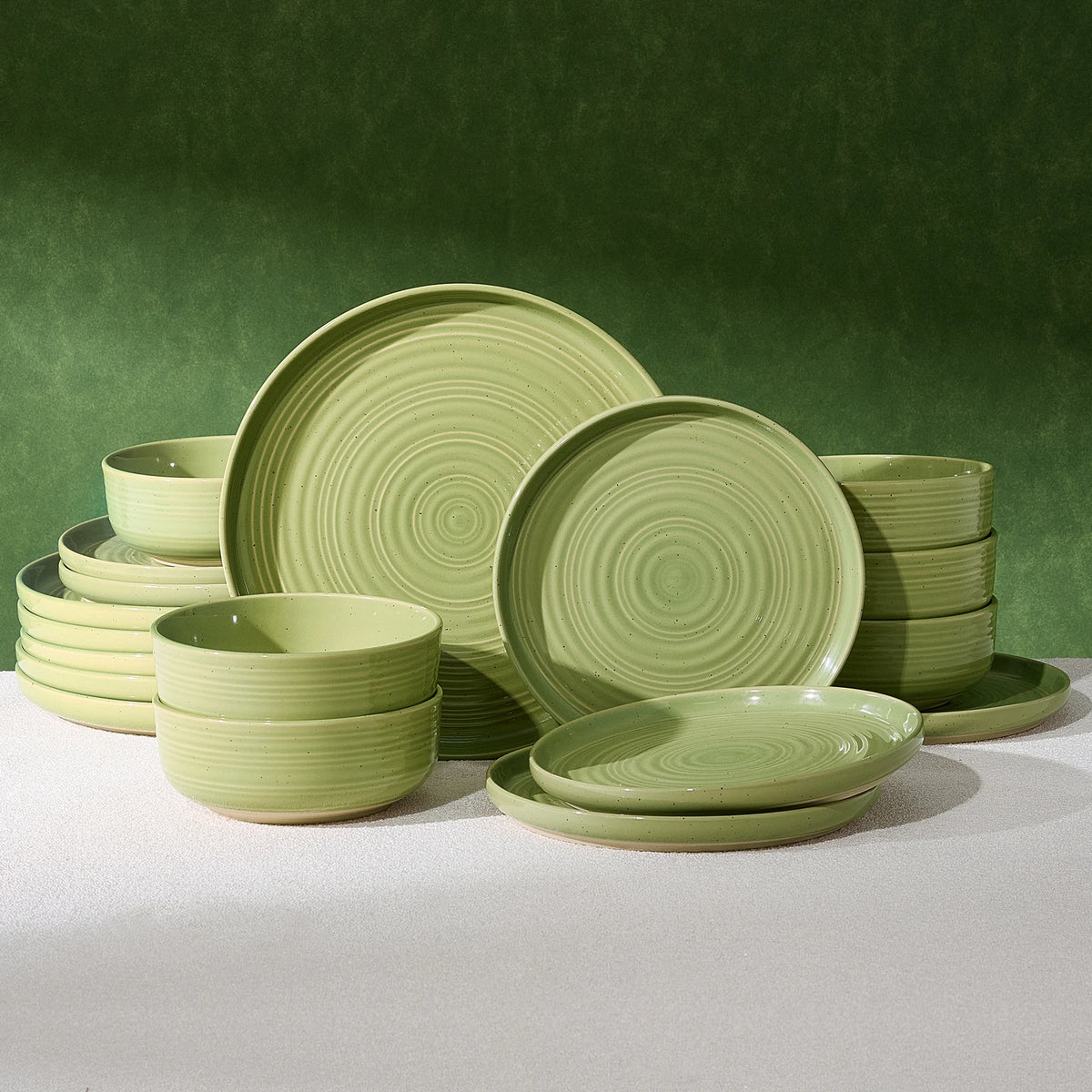 Famiware Ripple 18-Piece Stoneware Dinnerware Set - Olive Green - 01