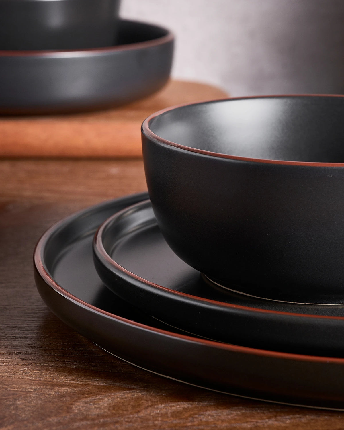 Famiware Mercury 18-Piece Stoneware Dinnerware Set, Service for 6