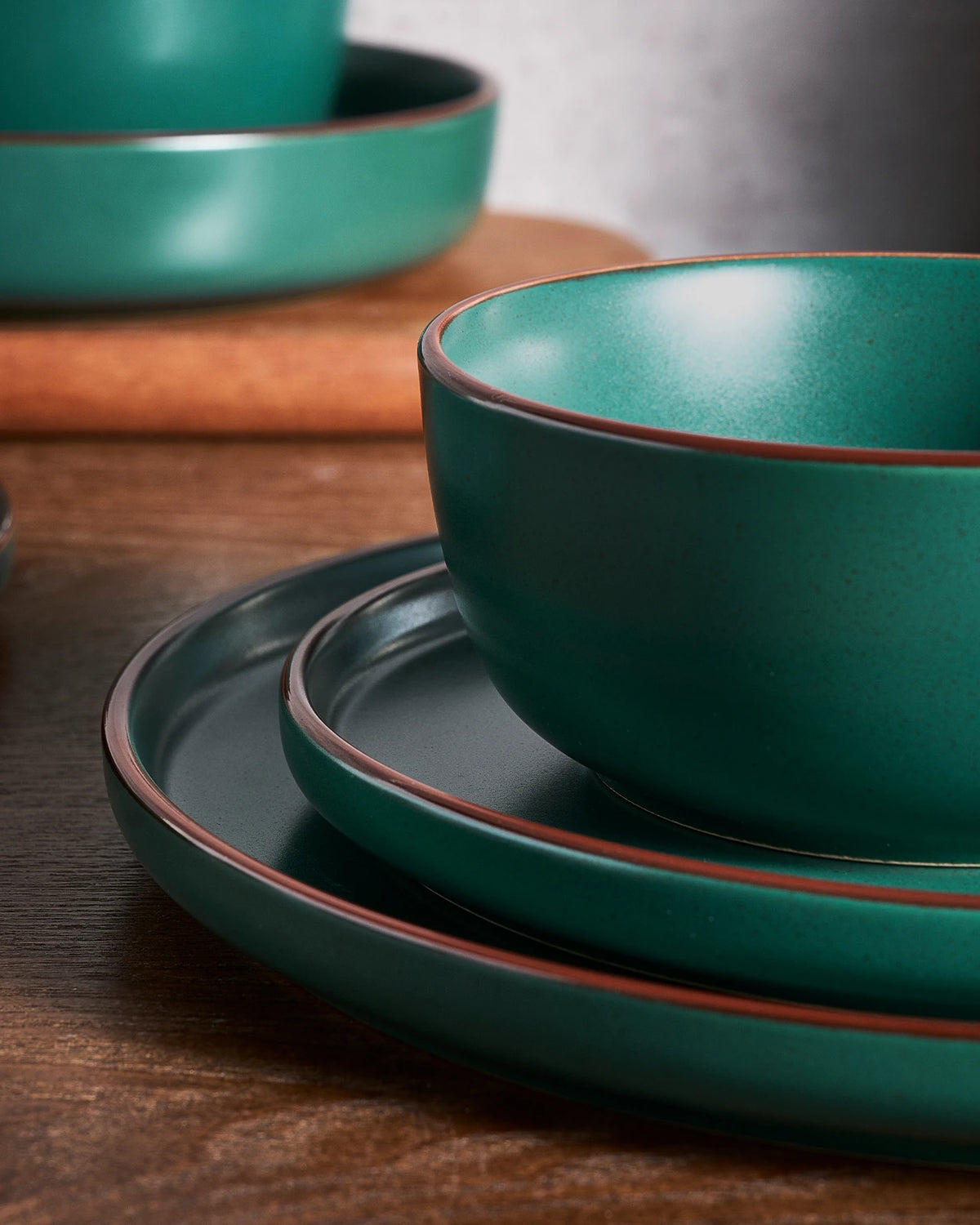 Famiware Mercury 18-Piece Stoneware Dinnerware Set, Service for 6