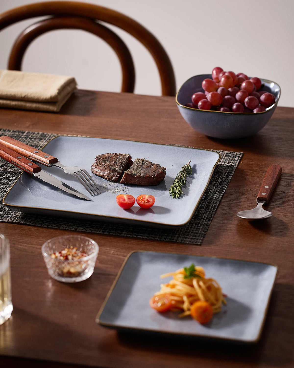Famiware Ocean Square 12-Piece Stoneware Dinnerware Set, Service for 4
