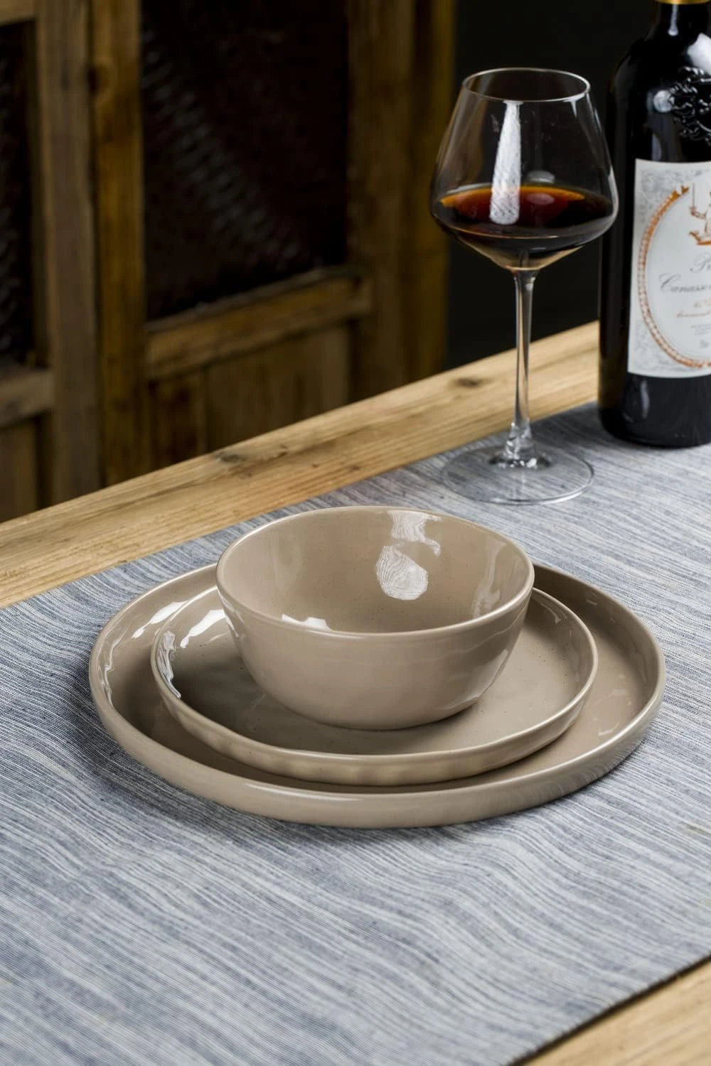 Famiware Mars 24-Piece Stoneware Dinnerware Set, Service for 8 - Cinnamon Brown - image 5