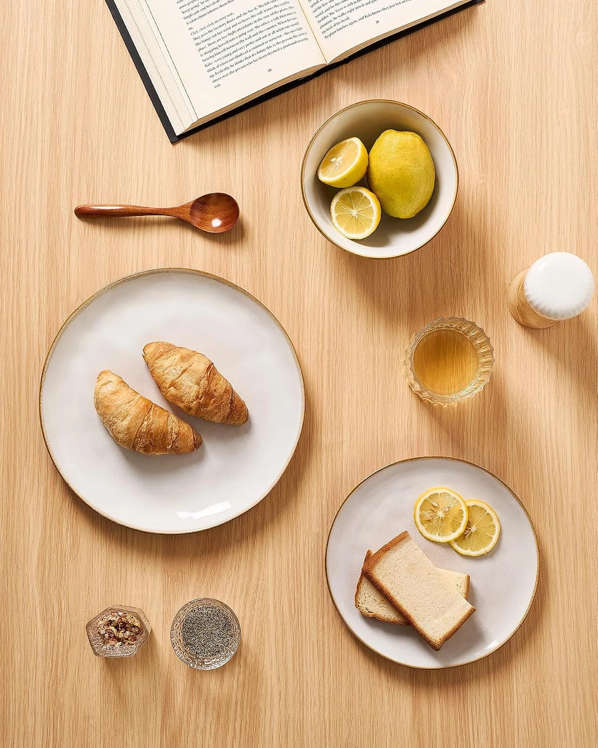 Famiware Ocean Round 18-Piece Stoneware Dinnerware Set, Service for 6 - Cappuccino White - image 3