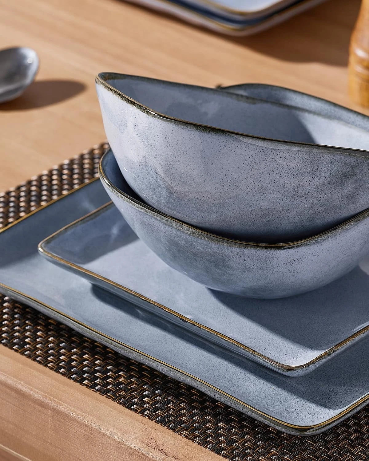 Famiware Ocean Square 18-Piece Stoneware Dinnerware Set, Service for 6 - Blue - image 2