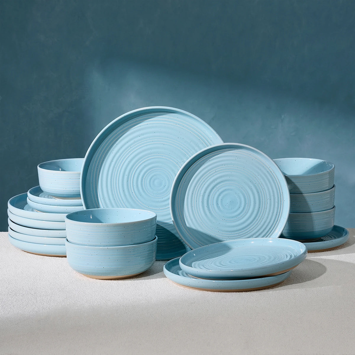 Famiware Ripple 18-Piece Stoneware Dinnerware Set - Ice Blue - 01